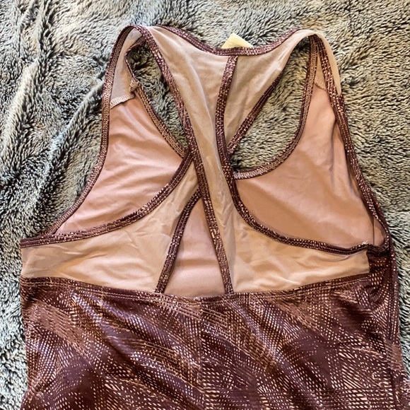 Small Reebok workout tank - Picture 3 of 4